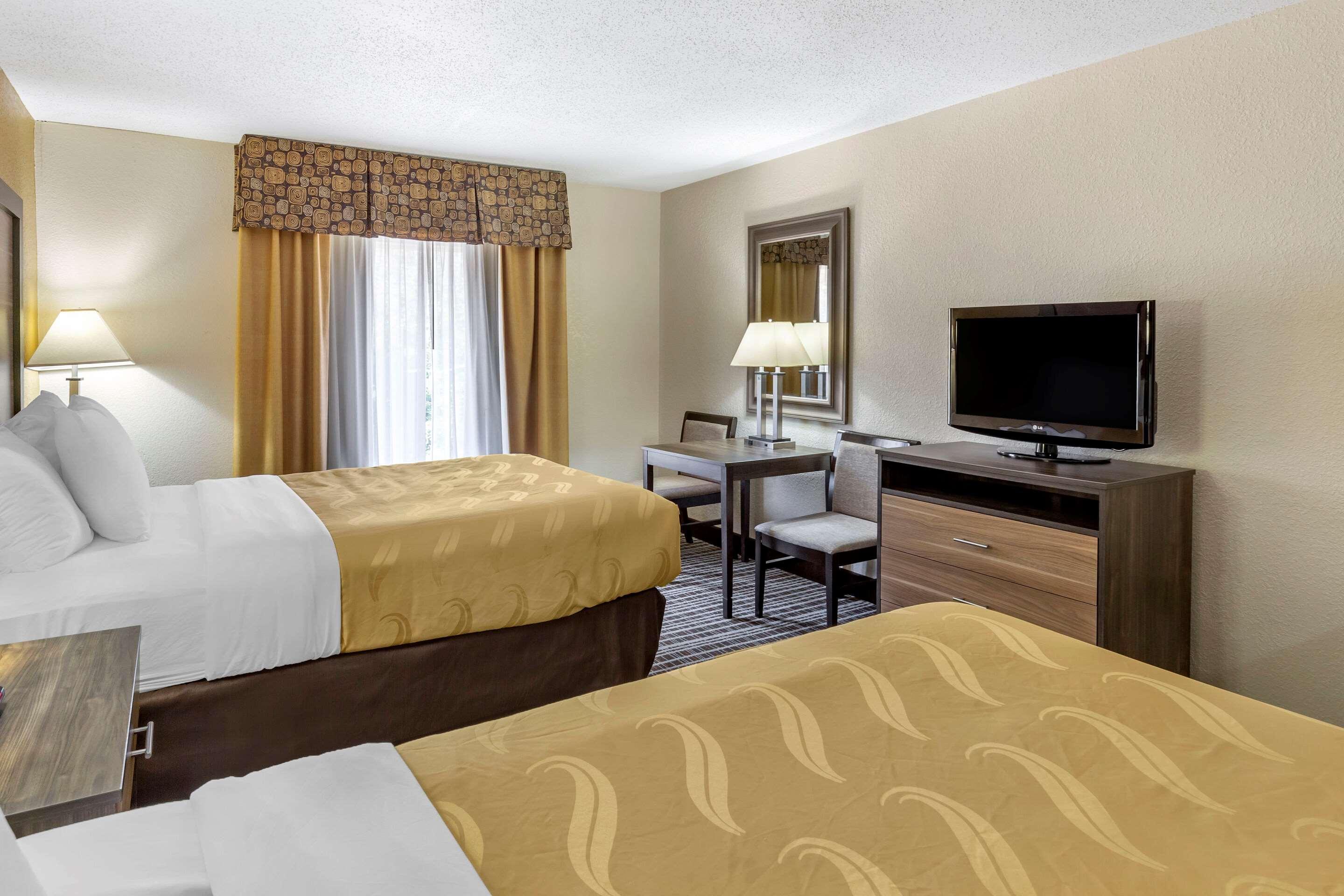 Quality Inn & Suites - Greensboro-High Point Buitenkant foto