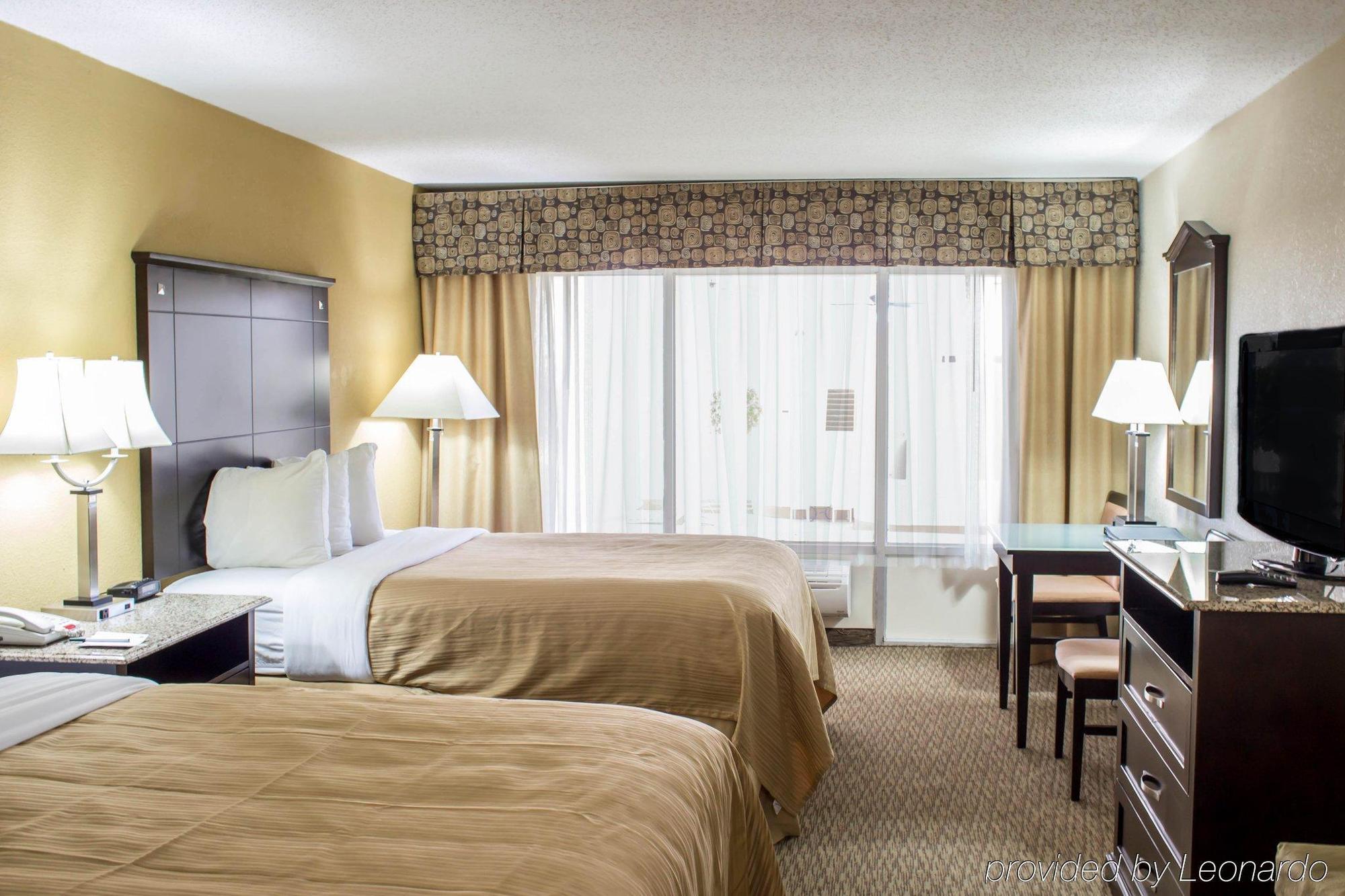 Quality Inn & Suites - Greensboro-High Point Buitenkant foto