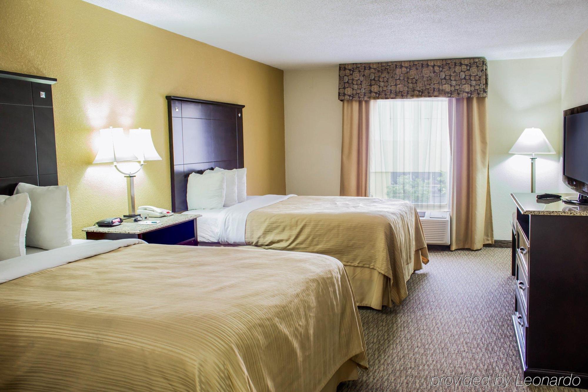 Quality Inn & Suites - Greensboro-High Point Buitenkant foto