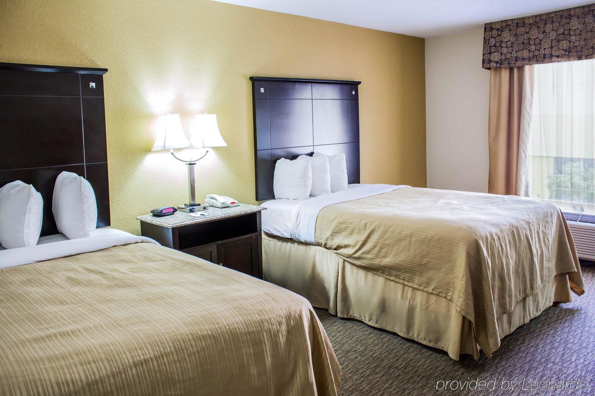 Quality Inn & Suites - Greensboro-High Point Buitenkant foto