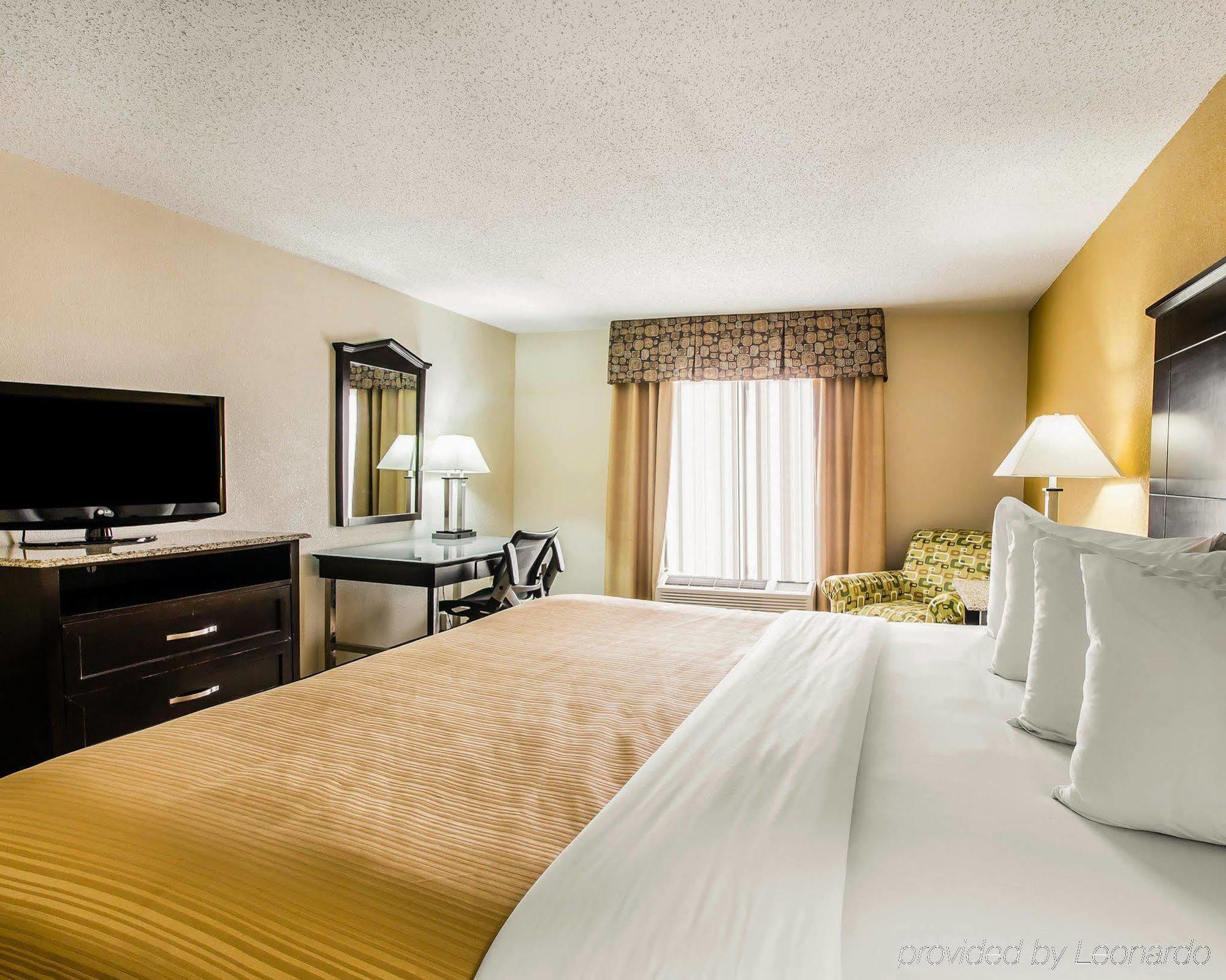 Quality Inn & Suites - Greensboro-High Point Buitenkant foto